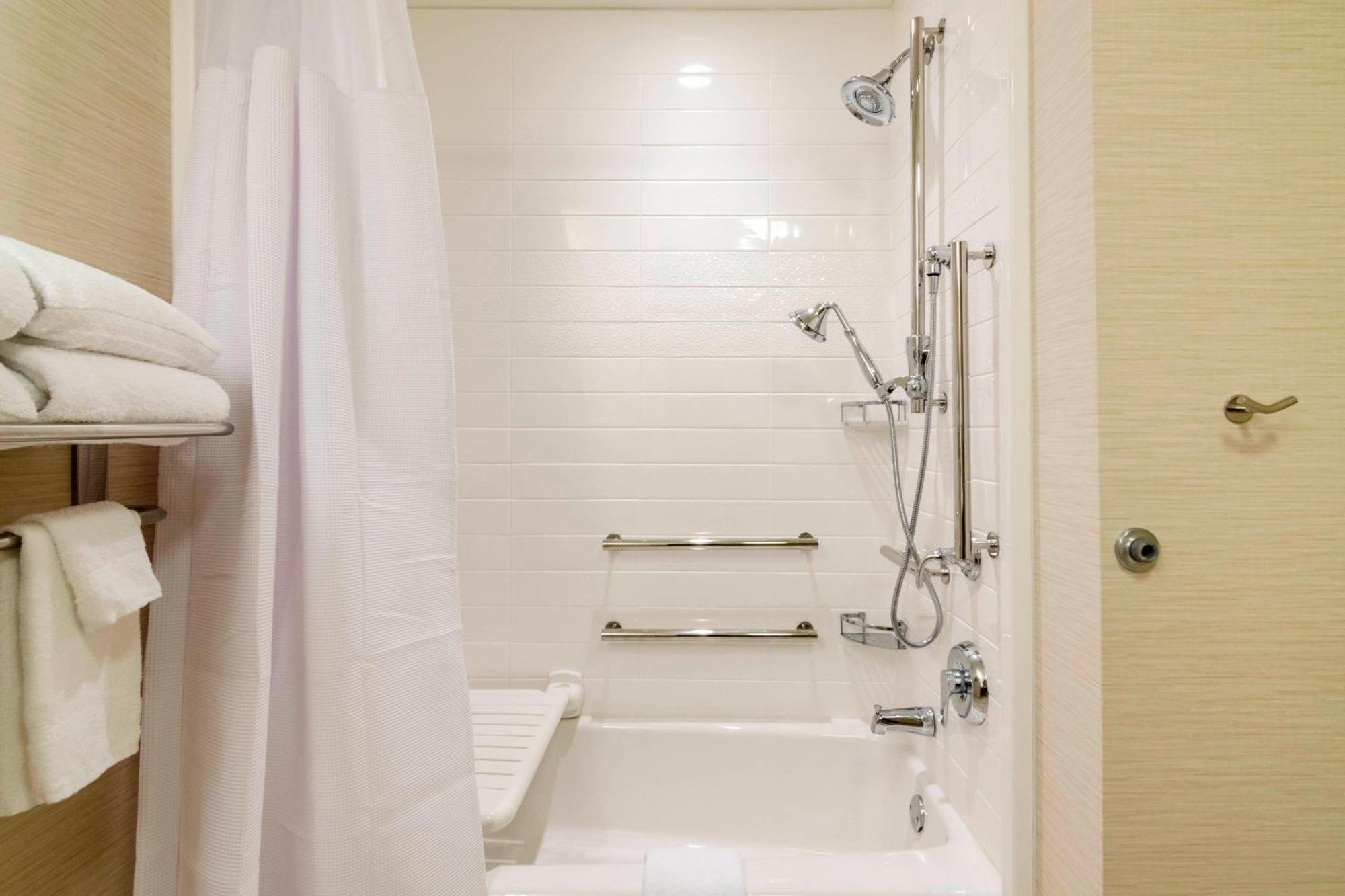 Fairfield Inn & Suites By Marriott Panama City Beach Upper Grand Lagoon Exterior photo